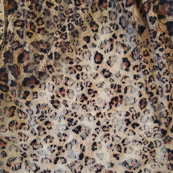 LACE Leopard Print Button Shirt. Size XL. - Picture 4 of 6